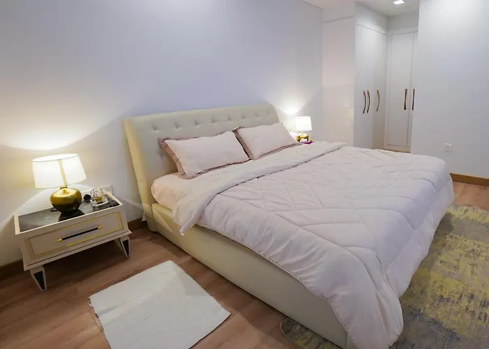 Luxury Apartment By The Sea With Amazing Amenities At Pearl Qatar