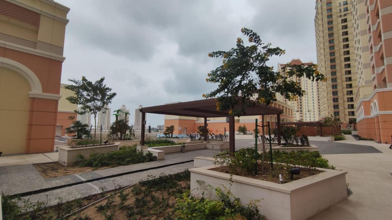 Luxury By The Sea With Amazing Amenities At Pearl Qatar Apartment
