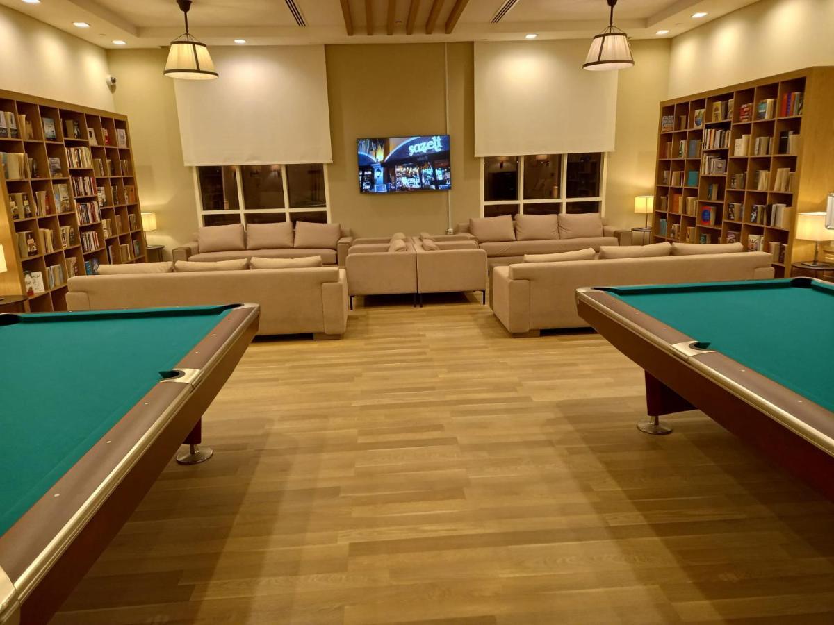 Apartment Luxury By The Sea With Amazing Amenities At Pearl Qatar
